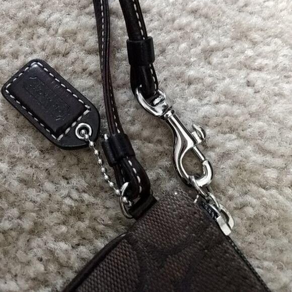 Coach brown wristlet - Picture 7 of 8